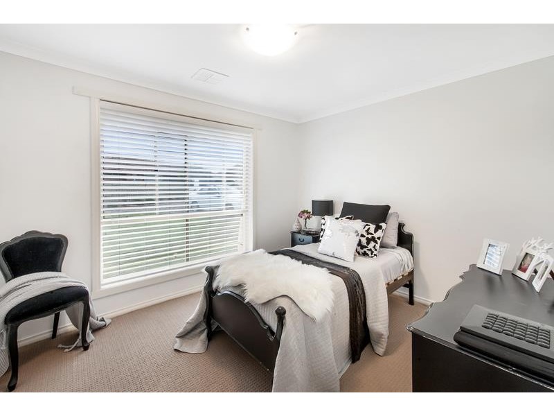 14A Worsley Pl, Lavington NSW 2641