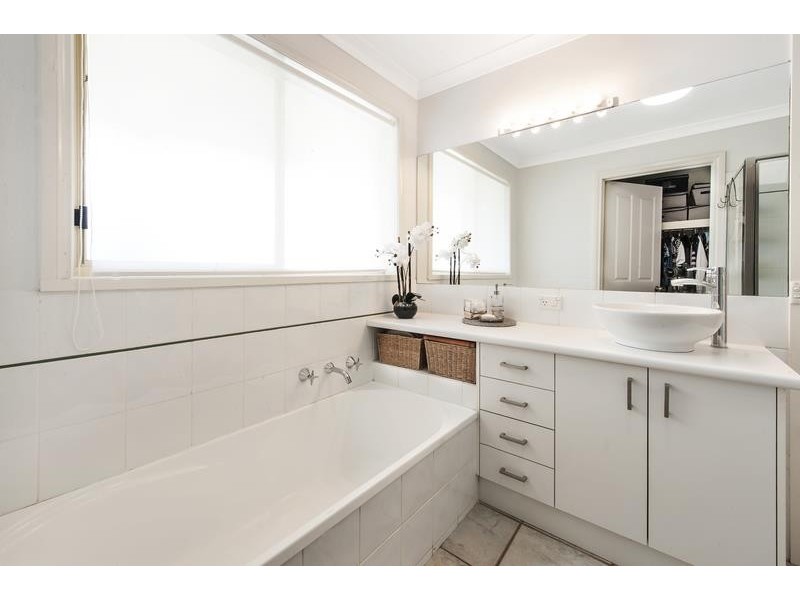 14A Worsley Pl, Lavington NSW 2641