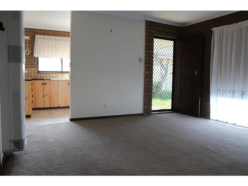 2/572 Mair Street, Lavington NSW 2641
