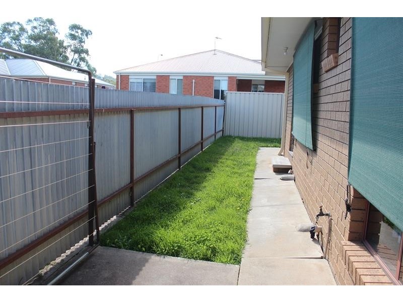 2/572 Mair Street, Lavington NSW 2641