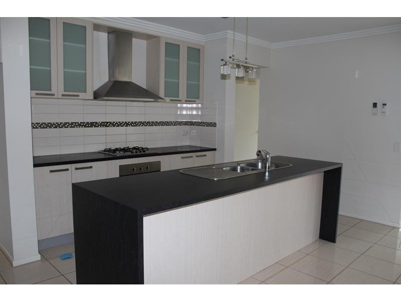 25 Kurrajong Cres, West Albury NSW 2640
