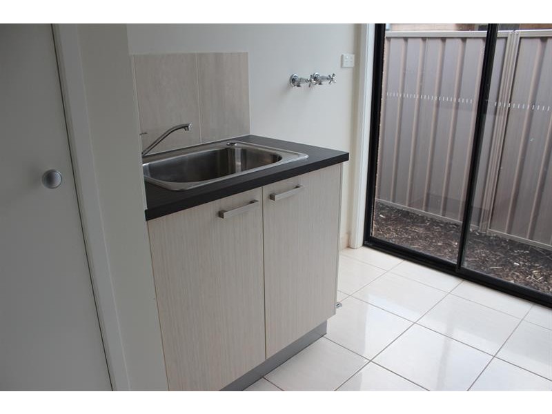 25 Kurrajong Cres, West Albury NSW 2640