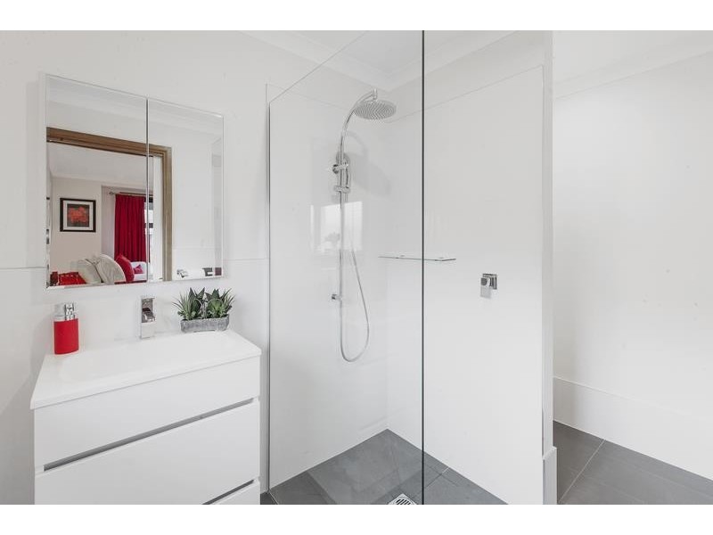12 Cobby Ct, Lavington NSW 2641