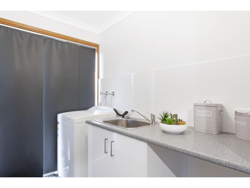 12 Cobby Ct, Lavington NSW 2641