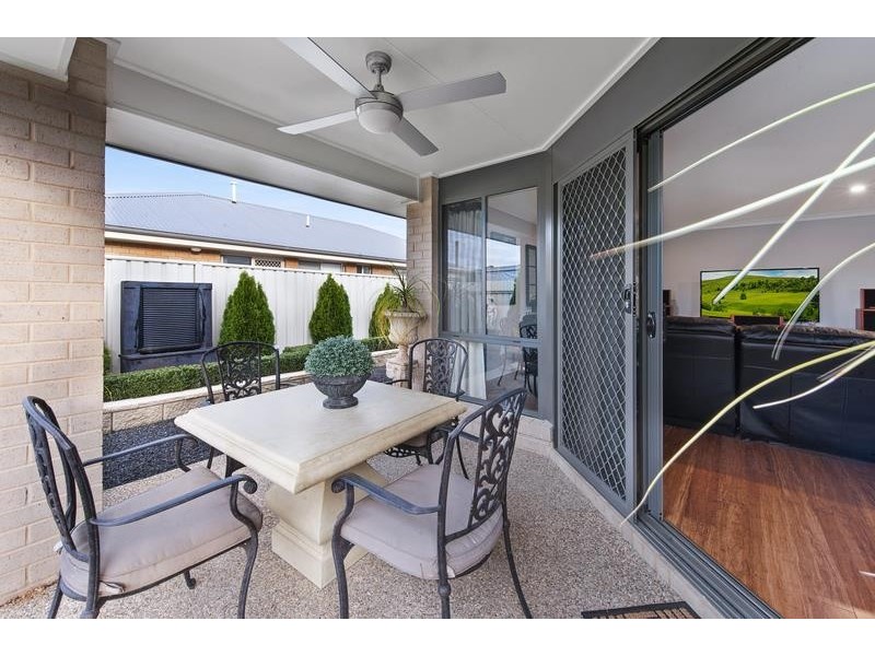 12 Cobby Ct, Lavington NSW 2641