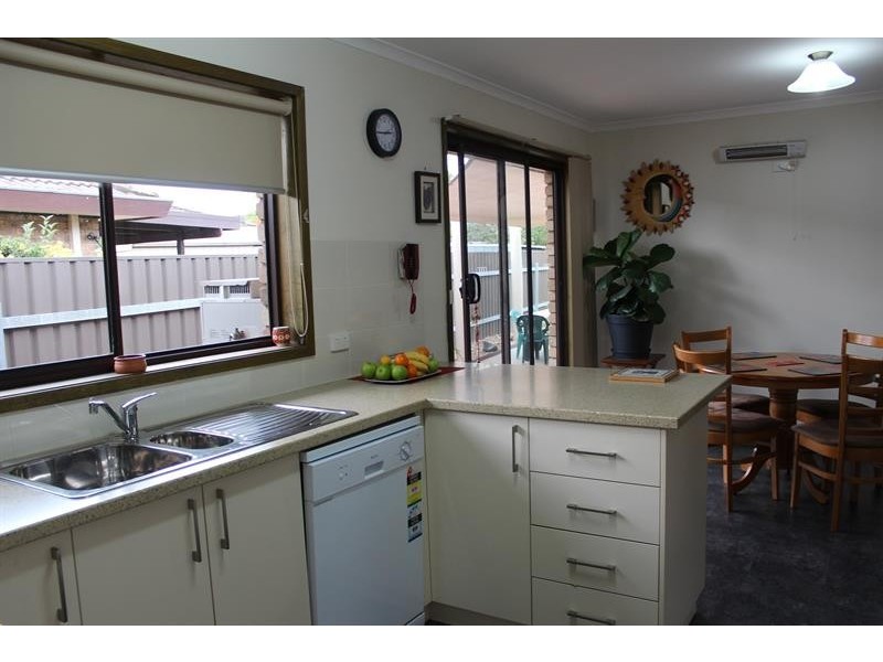 484  Henderson St, Lavington NSW 2641
