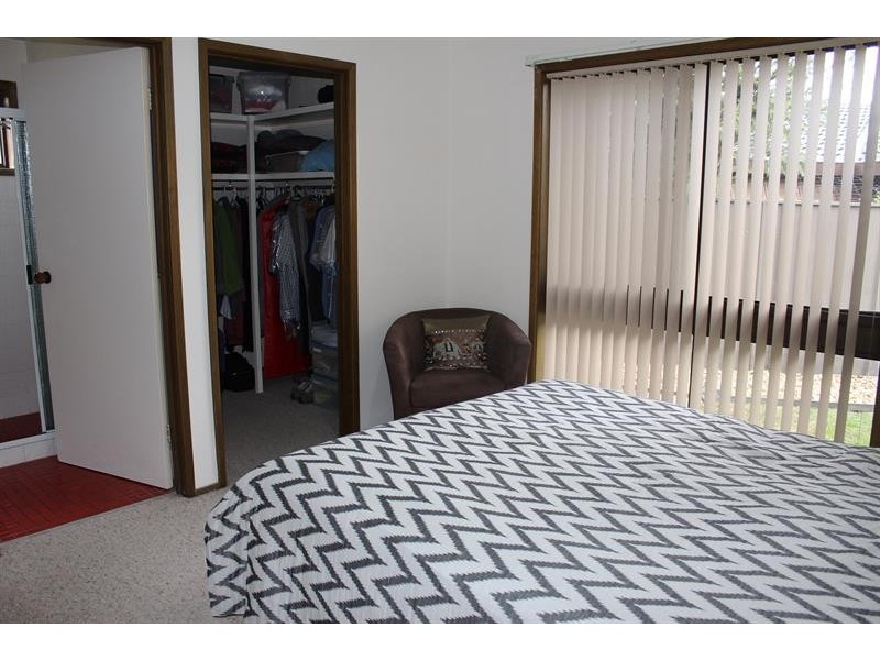 484  Henderson St, Lavington NSW 2641