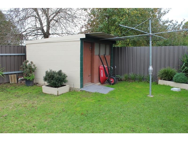 484  Henderson St, Lavington NSW 2641