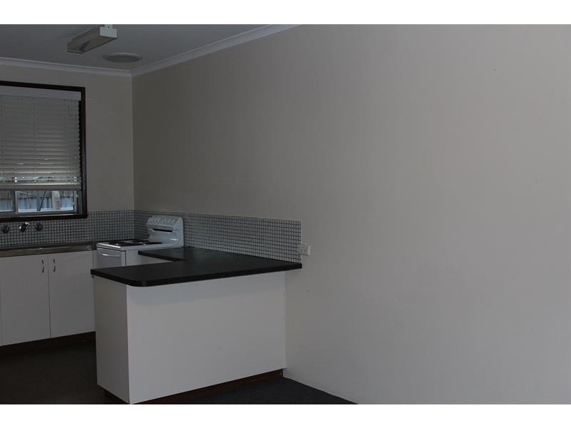 4/311 Moore St, Lavington NSW 2641