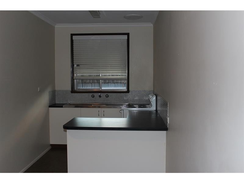 4/311 Moore St, Lavington NSW 2641
