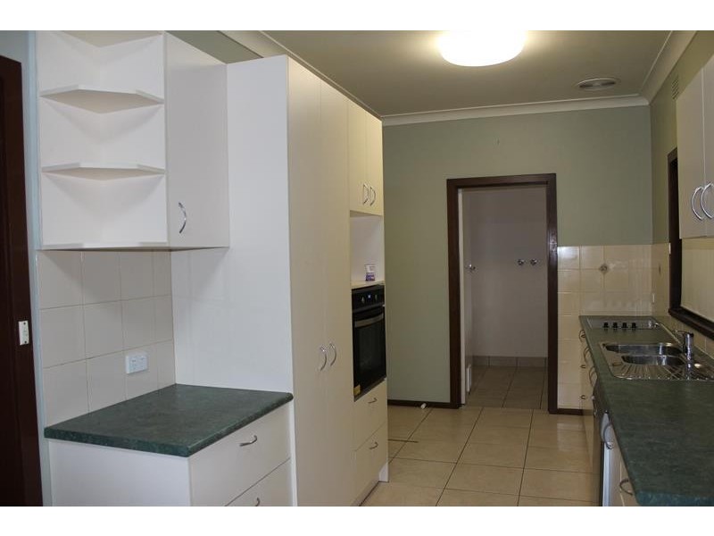 491 Kemp St, Lavington NSW 2641