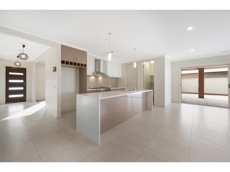 6 Anna Ct, North Albury NSW 2640