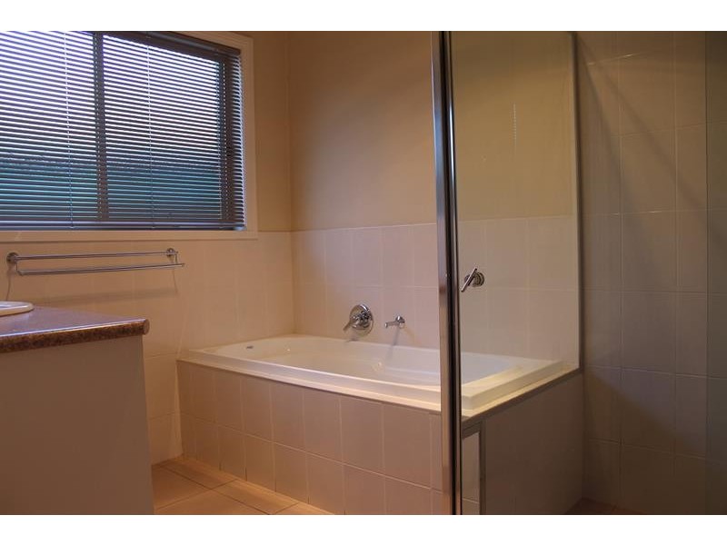 1/392 Tarakan Avenue, North Albury NSW 2640