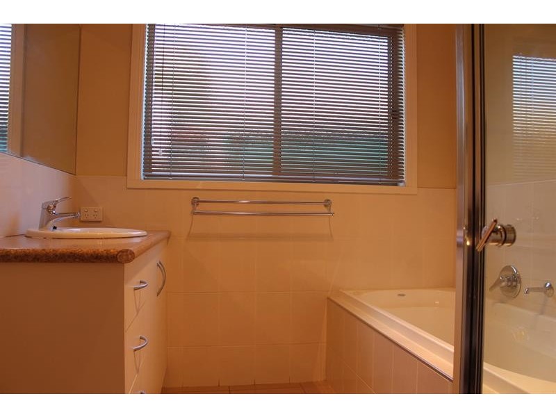 1/392 Tarakan Avenue, North Albury NSW 2640