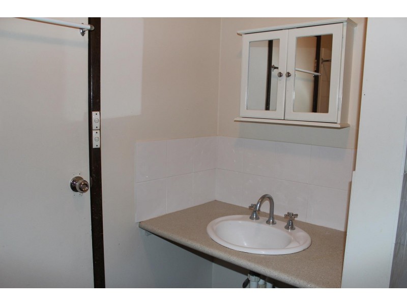 4/311 Moore Street, Lavington NSW 2641