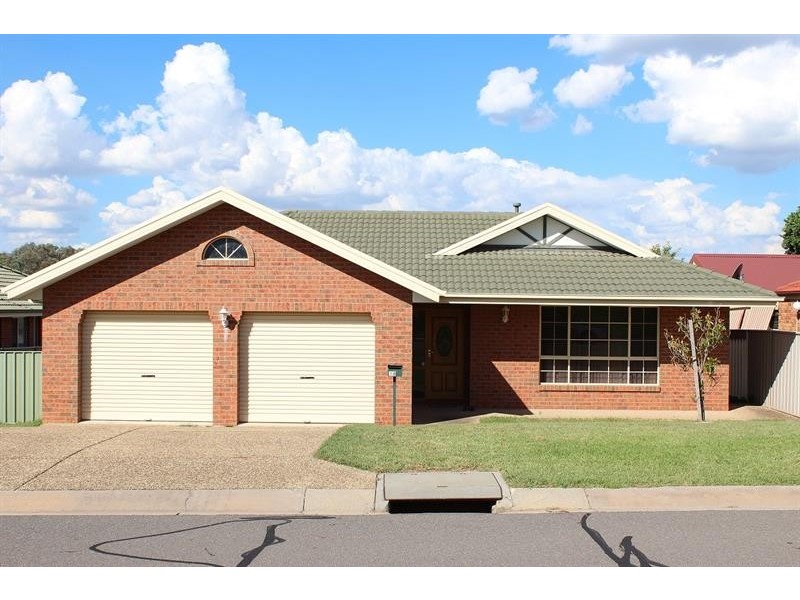10 Briese Ct, Thurgoona NSW 2640