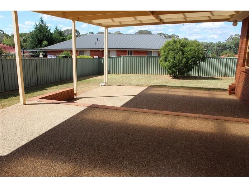 10 Briese Ct, Thurgoona NSW 2640