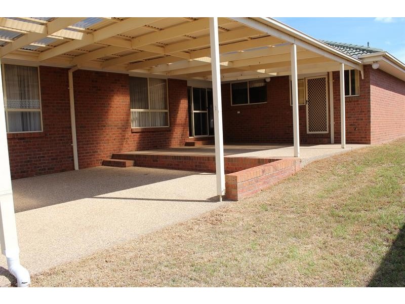 10 Briese Ct, Thurgoona NSW 2640