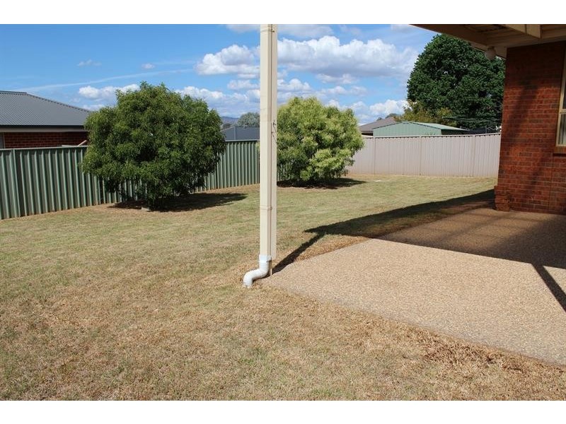 10 Briese Ct, Thurgoona NSW 2640