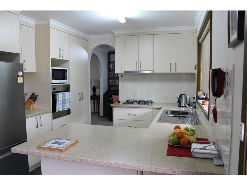 484 Henderson St, Lavington NSW 2641