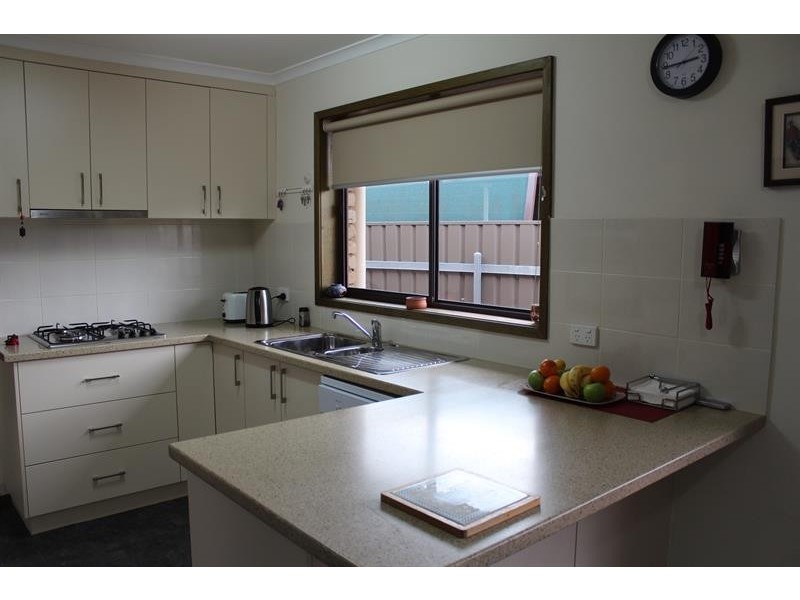 484 Henderson St, Lavington NSW 2641