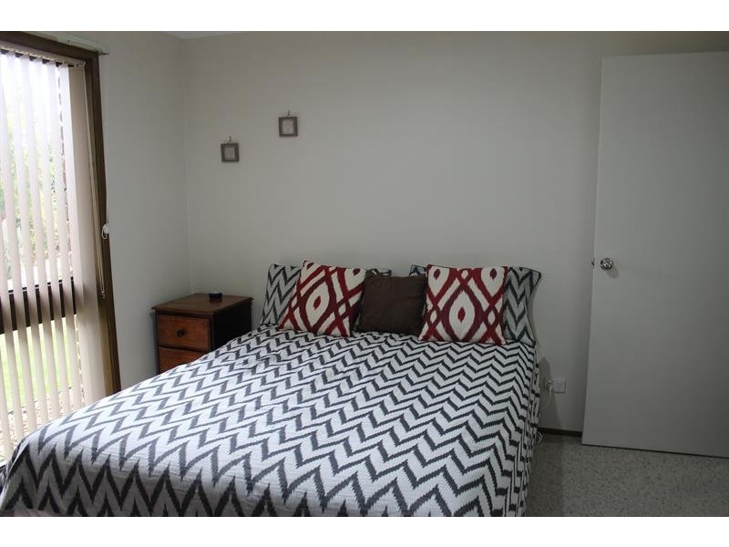 484 Henderson St, Lavington NSW 2641
