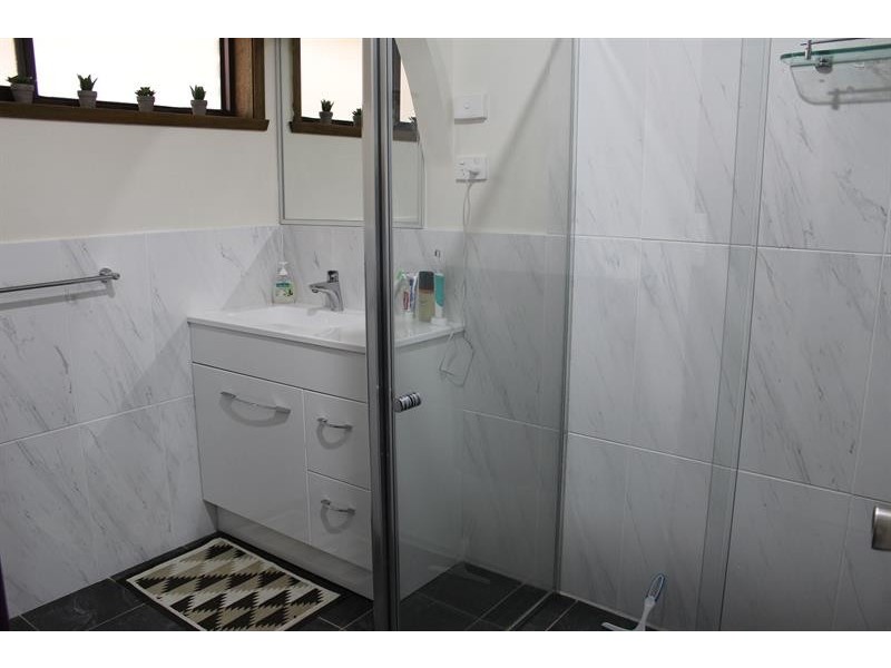484 Henderson St, Lavington NSW 2641