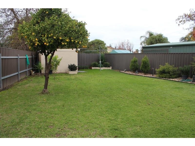 484 Henderson St, Lavington NSW 2641