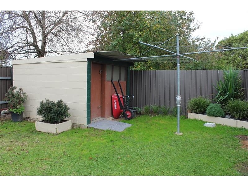 484 Henderson St, Lavington NSW 2641