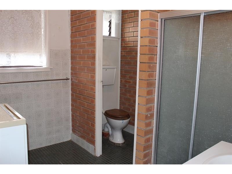 1/399 Dick Rd, Lavington NSW 2641