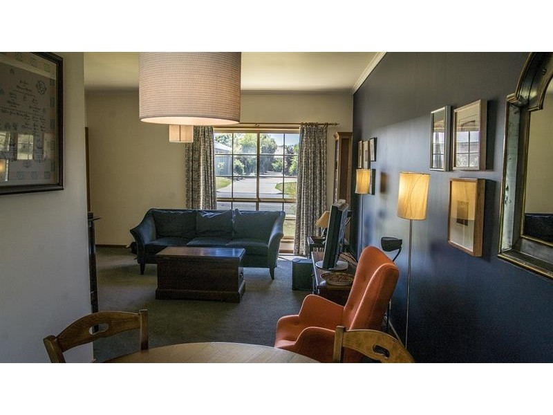 4/577 Webb St, Lavington NSW 2641