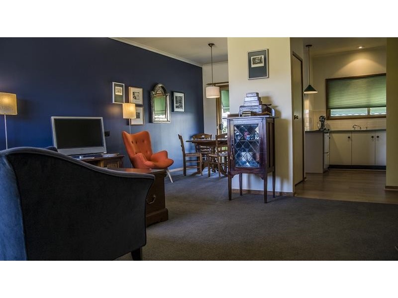 4/577 Webb St, Lavington NSW 2641