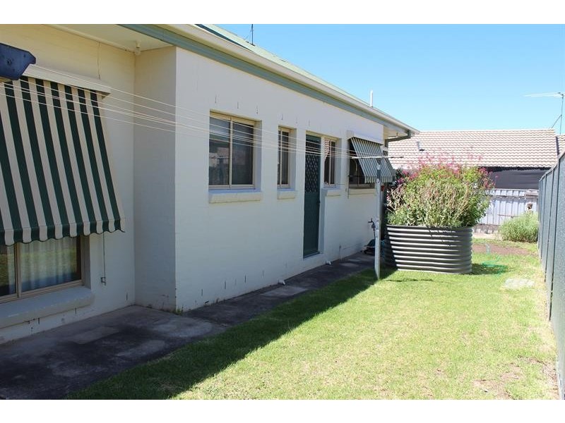 4/577 Webb St, Lavington NSW 2641