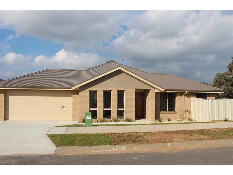 2/1 Eyre Ct, Lavington NSW 2641