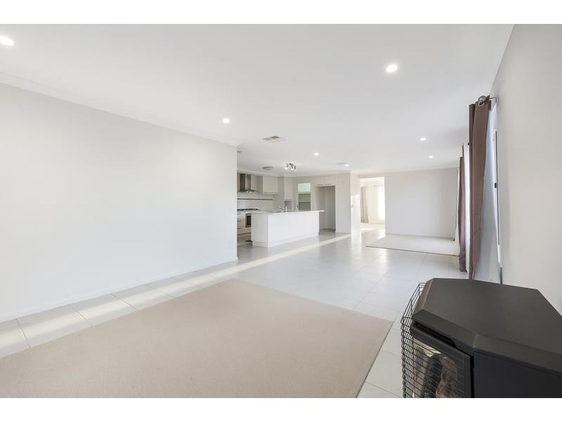 8 Ebenezer Ct, Walla Walla NSW 2659