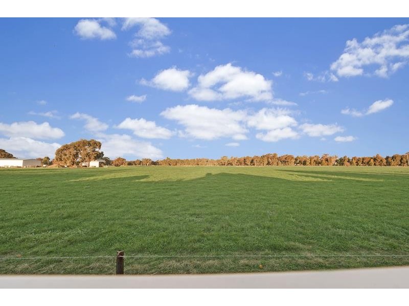 8 Ebenezer Ct, Walla Walla NSW 2659
