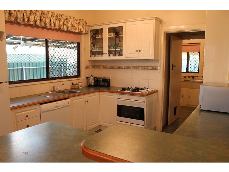 515 Nathan Ave, Albury NSW 2640