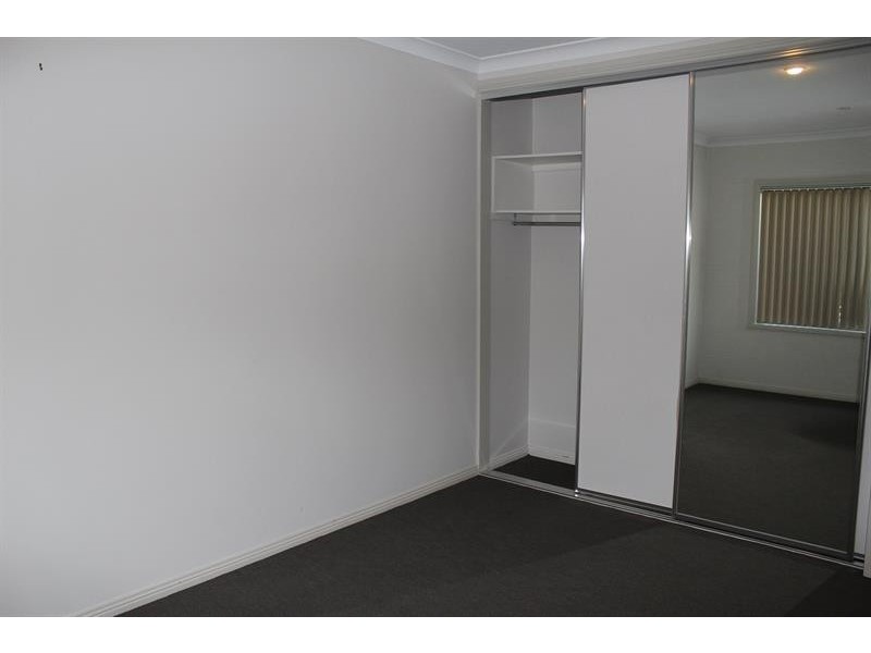 8 Bruno  Pl, Lavington NSW 2641