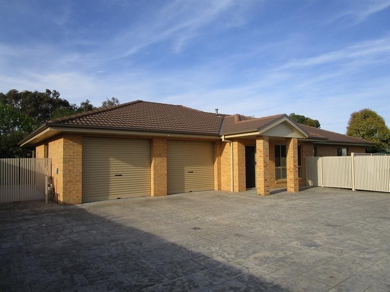 2/392 Tarakan Ave, North Albury NSW 2640