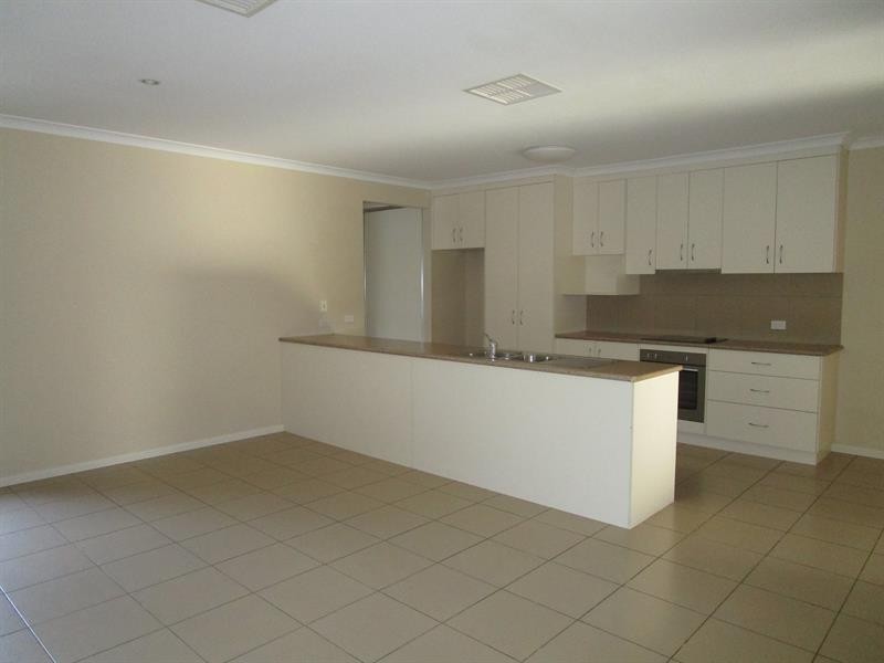 2/392 Tarakan Ave, North Albury NSW 2640