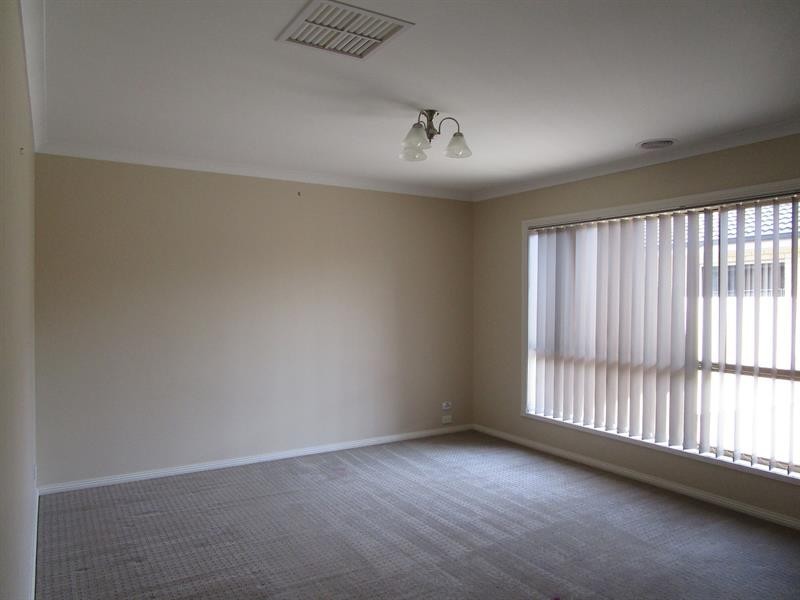 2/392 Tarakan Ave, North Albury NSW 2640