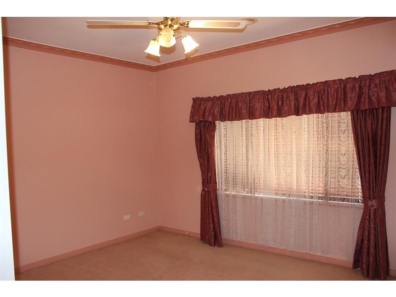 519 Kotthoff St, Lavington NSW 2641