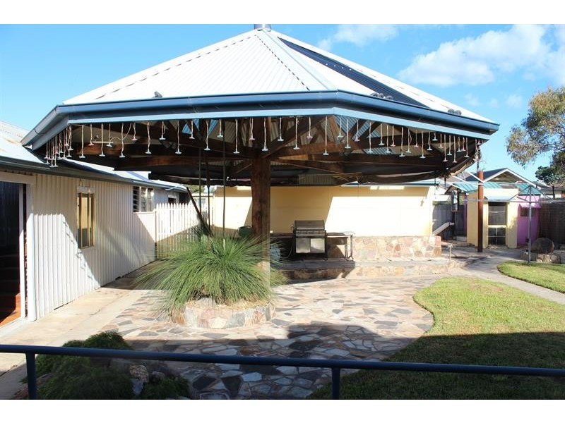 519 Kotthoff St, Lavington NSW 2641