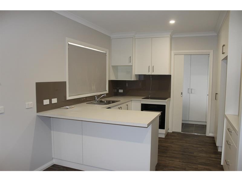 509 Kotthoff St, Lavington NSW 2641