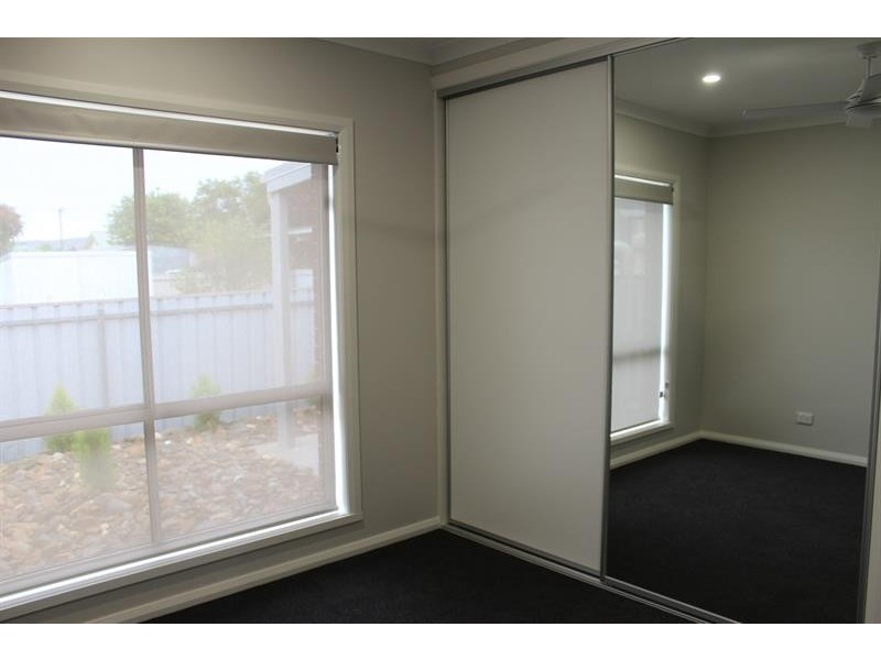 509 Kotthoff St, Lavington NSW 2641