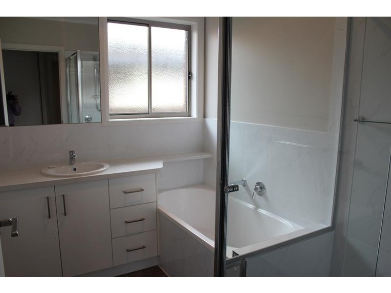 509 Kotthoff St, Lavington NSW 2641