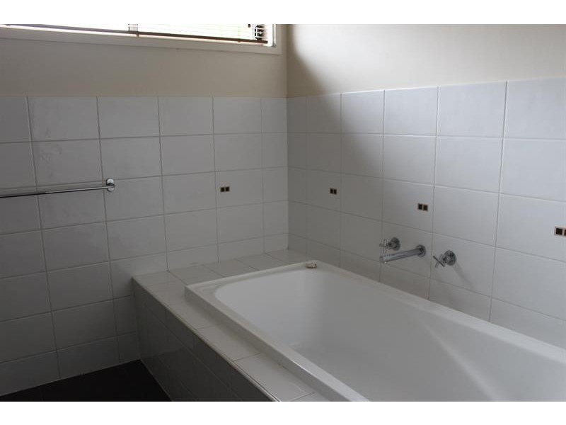 2/743 Ryan  Road, Glenroy NSW 2640