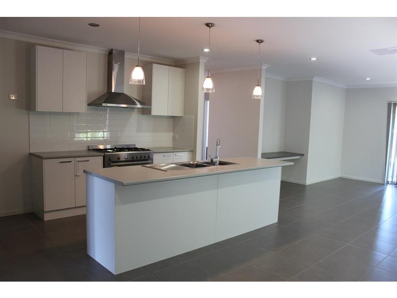 23 Hanrahan St, Hamilton Valley NSW 2641