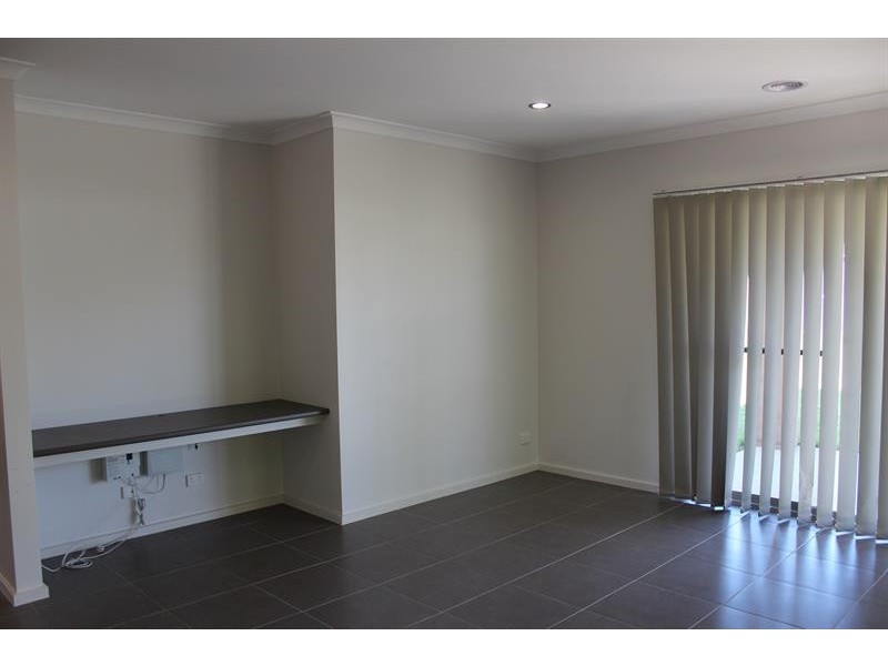 23 Hanrahan St, Hamilton Valley NSW 2641