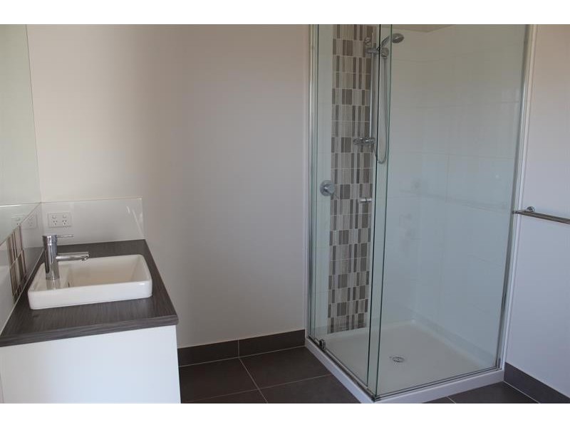 23 Hanrahan St, Hamilton Valley NSW 2641